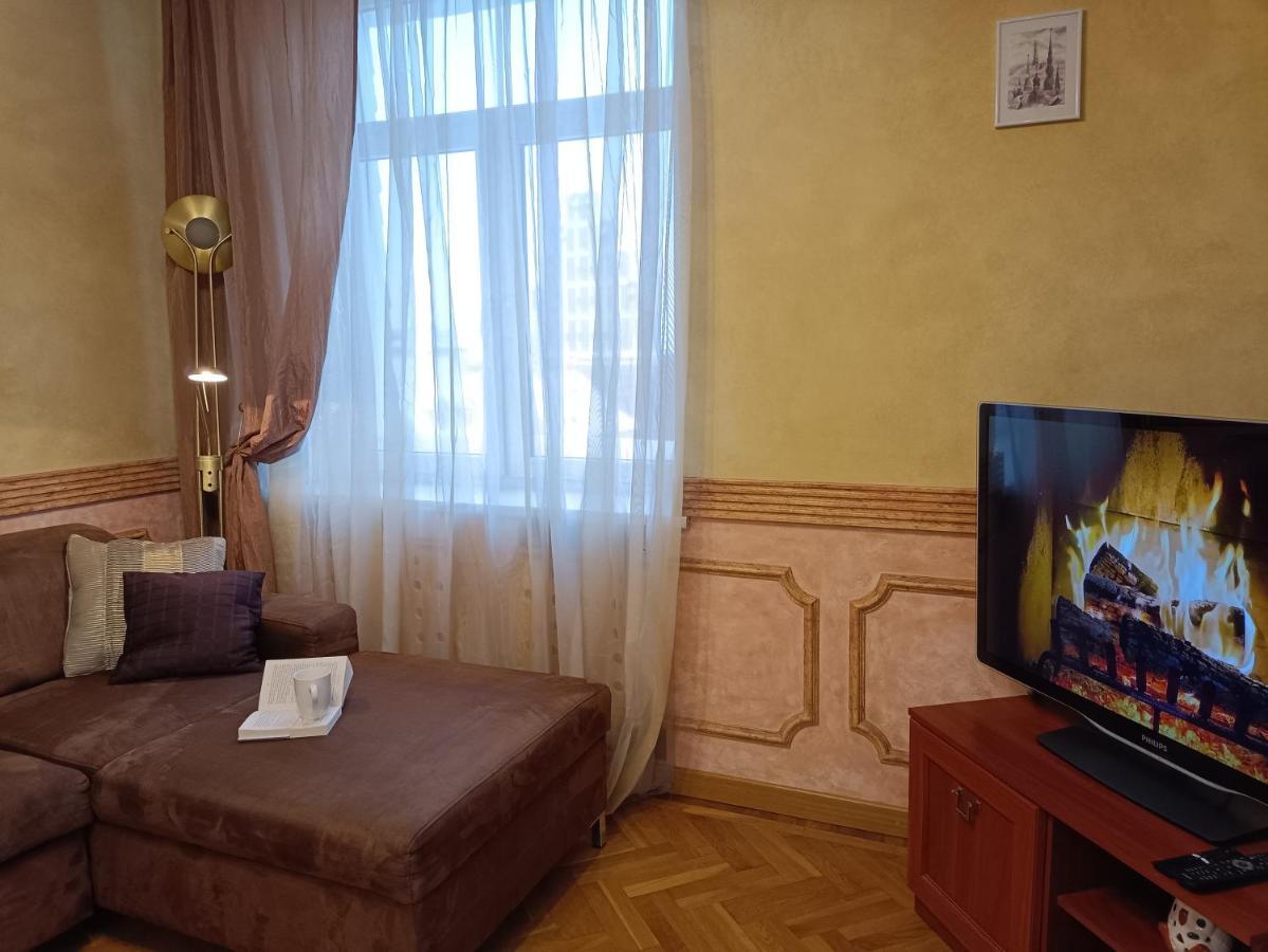 Old Town Retreat With Stunning Views 2 Bedroom Apartment Nearby The Church Of Saint Peter รีกา ภายนอก รูปภาพ