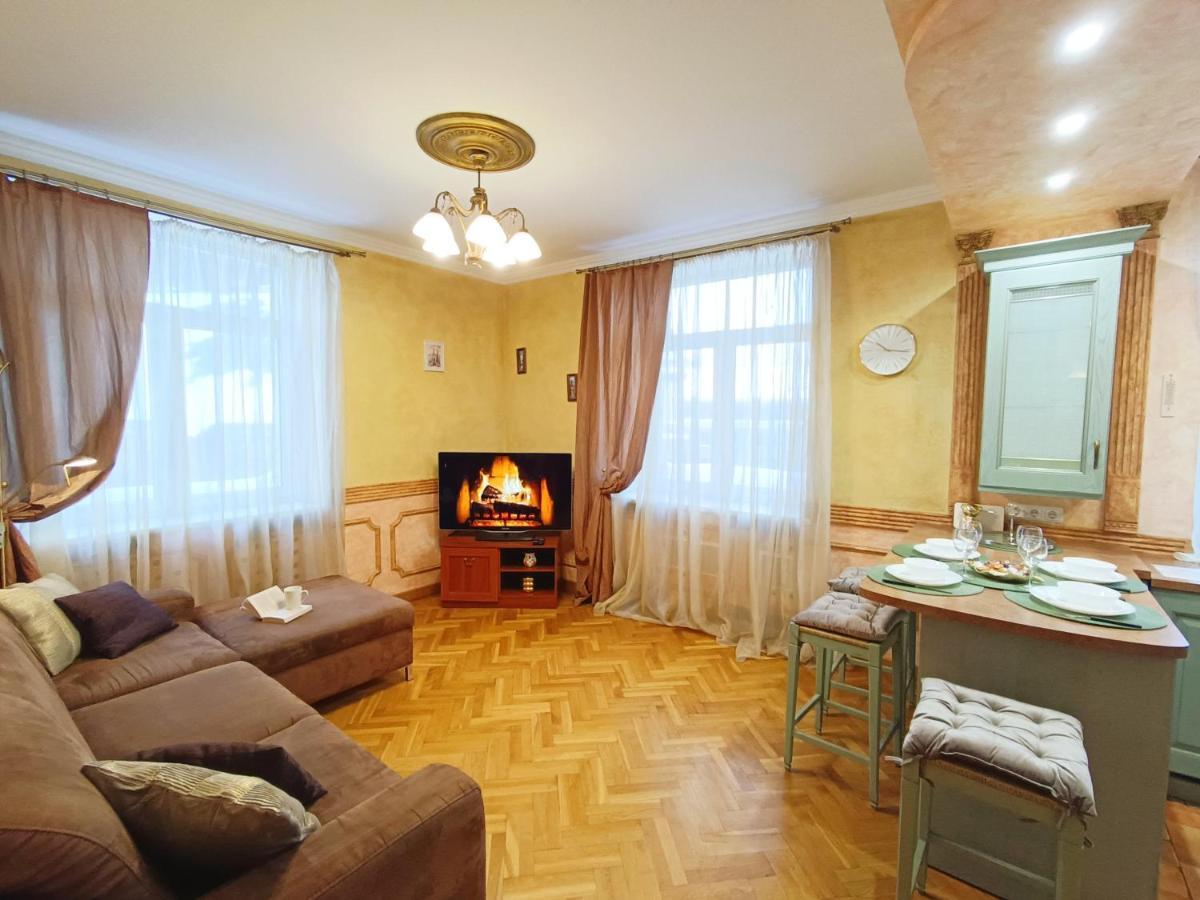 Old Town Retreat With Stunning Views 2 Bedroom Apartment Nearby The Church Of Saint Peter รีกา ภายนอก รูปภาพ