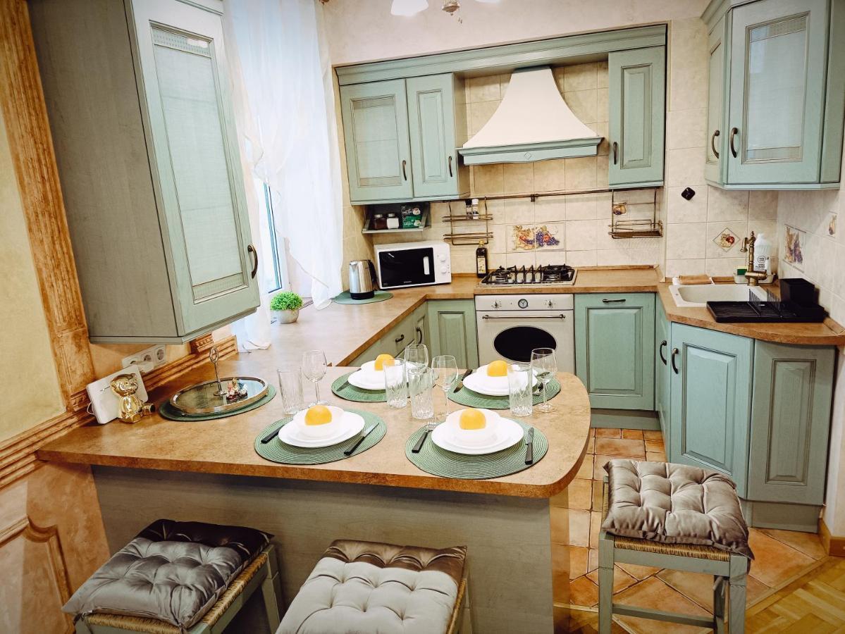Old Town Retreat With Stunning Views 2 Bedroom Apartment Nearby The Church Of Saint Peter รีกา ภายนอก รูปภาพ